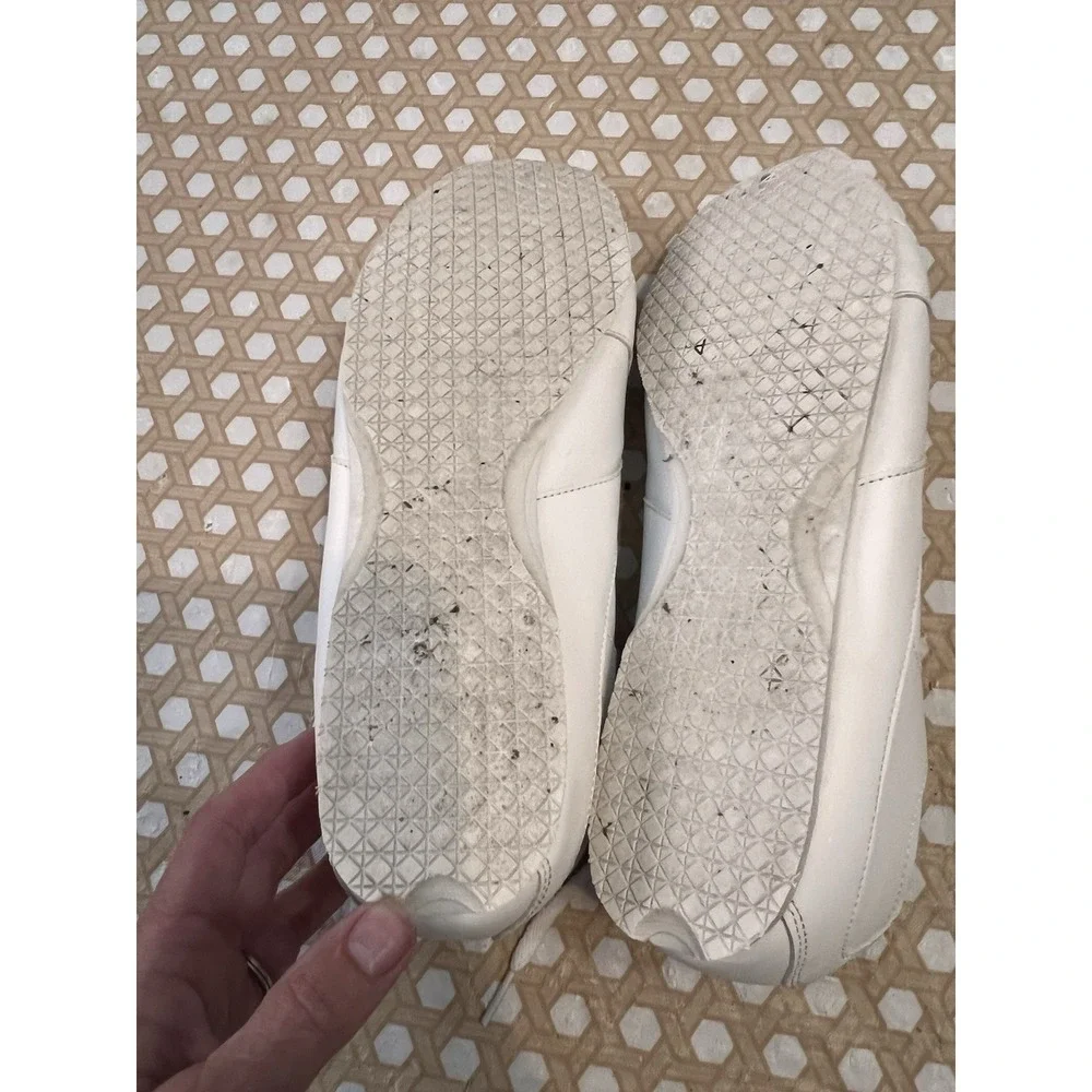 Kaepa white cheerful
